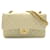 Chanel Bolsa com aba média clássica forrada Branco Pele de cordeiro  ref.1311236