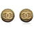 Chanel Pendientes de clip con logotipo CC en relieve redondo de metal dorado vintage  ref.1318758
