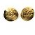 Coco Crush Orecchini con bottone medaglione CC vintage di Chanel. Gold hardware