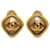 Boucles d'oreilles à clip Chanel CC dorées Plaqué or  ref.1365090