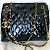 Mademoiselle Bolso de hombro de cuero charol con acolchado de diamante y colgante de medallón CC de CHANEL. Negro - vista 2