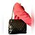 Mademoiselle Bolso de hombro de cuero charol con acolchado de diamante y colgante de medallón CC de CHANEL. Negro - vista 3
