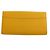 Louis Vuitton Capucines Amarillo - vista 2