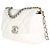 Bolsa Chanel 19 pequena em couro de cordeiro acolchoado branco - vista 3