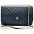 Wallet On Chain Cartera de cadena Chanel de piel de cordero acolchada negra con el emblema de Chanel - vista 5