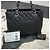 Trendy CC CHANEL Tote Grande de Compras de Caviar Acolchado CC Negro Hardware de plata - vista 2