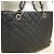 Trendy CC CHANEL Tote Grande de Compras de Caviar Acolchado CC Negro Hardware de plata - vista 7
