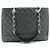 CHANEL Grande Bolsa de Compras GST 13" em Couro de Bezerro Texturizado com Corrente Preto - vista 2