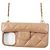 Funda de piel de caviar Chanel para iPhone 14 Pro con cadena Castaño