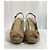 Stuart Weitzman Décolleté con tacco a cuneo e punta aperta in suede marrone - vista 11