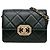 Bolsa transversal octogonal em couro de cordeiro acolchoado preto Chanel
