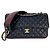 Borsa a spalla Chanel in pelle di vitello trapuntata nera bordeaux con pattina Nero