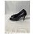 Timeless Schwarze Leder-Pumps mit CC-Kettendetail von Chanel - Ansicht 11