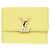 Cartera Capucines XS Louis Vuitton Amarillo - vista 2
