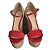 Espadrillas Gucci in suede rosso con ricamo floreale e zeppa