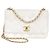 Weißes gestepptes Chanel Wallet On Chain