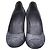 Pumps con accento usurato Chanel CC in suede grigio - vista 2