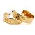 Pendientes de Stud de Metal Dorado Acolchado CC de Chanel 2024 - vista 2