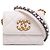 Tarjetero Chanel 19 de piel de cordero acolchado blanco con cadena Crudo