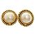 Orecchini Chanel con motivo CC e perla dorati Gold hardware
