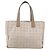 Borsa da viaggio in nylon media di Chanel Beige