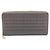 Céline Gran billetera con cremallera C Charm de Celine Caqui