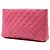 Clutch Kiss Lock de piel de cordero acolchada rosa de Chanel - vista 2