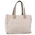 CHANEL Nuova Borsa Tote da Viaggio Nylon Beige Oro CC Auth mr1575 D'oro