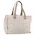 Borsa da viaggio in nylon media della linea Travel di Chanel Beige