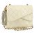 CHANEL Matelassierte Schultertasche aus Lammleder Weiß Gold CC Auth bs31806