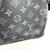 Borsa a tracolla Louis Vuitton Monogram Eclipse District PM NM Nero  - vista 14