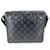 Borsa a tracolla Louis Vuitton Monogram Eclipse District PM NM Nero  - vista 2