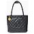 Chanel Handtasche aus Kaviarleder mit Medaillon Schwarz