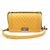 Chanel Sac à bandoulière Old Boy moyen en cuir de veau jaune à chevrons et finition argentée