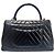 Chanel Chevron Glasiertes Vintage Kalbsleder Coco Handle Medium Schwarz - Ansicht 4
