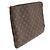 Louis Vuitton Clutch da viaggio MM in tela monogramma Marrone - vista 2