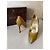 Tacchi con tacco Gucci in pelle oro - vista 3