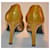 Escarpins Yves Saint Laurent dorés en cuir verni  - vue 4