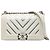 Chanel Bianco Vecchio Medio Chevron Pelle di Agnello e PVC Iridescente Boy Flap Crudo