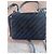Sac Eden de Givenchy en velours noir avec fermeture 'G' - vue 4