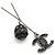 Collana da donna Chanel in nero e gunmetal Metallico