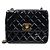 Chanel Borsa a spalla in vernice nera con trapuntatura e catena Nero