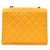 Chanel Borsa a tracolla in caviar giallo trapuntato con catena - vista 3