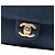 Clutch Vertical Chic Mini Azul em Couro de Cabra Matelassê Chanel com Corrente e Pérolas Azul marinho - vista 6