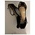 Gucci Sandali con tacco in camoscio nero con catena dorata - vista 3