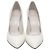 Stilettos Heist de Stuart Weitzman en charol blanco Crudo - vista 2