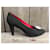 Escarpins Yves Saint Laurent en satin noir avec bijou  - vue 8