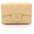 Cartera tríptico Chanel Classic Small Flap Beige