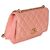 Wallet On Chain Cartera con cadena Chanel en piel de cordero acolchada rosa iridiscente CC - vista 4