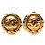 Orecchini Chanel Gold CC placcati oro tondi con clip D'oro